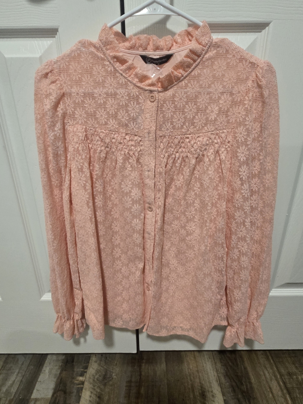 Women's Peach Lace Floral Button-Front Blouse